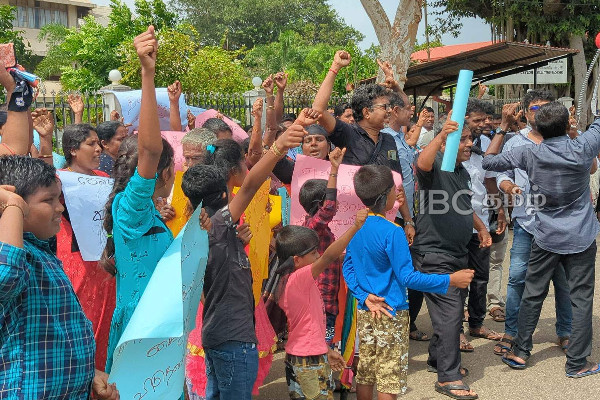 சிறிலங்காவின் சுதந்திர நாள் தமிழினத்தின் கரிநாள் - சிங்க கொடி அடிமை சின்னம் - முல்லையில் எதிர்ப்பு போராட்டம் | Sri Lanka Independence Day Protest 2023