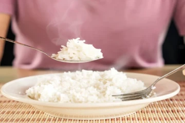 இரவில் சாதம் சாப்பிட்டால் இந்த நோய்கள் கட்டாயம் வரும் - கட்டாயம் அறியவும்