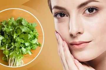 முகத்தை பளிங்கு மாதிரி வைத்து கொள்ள வேண்டுமா? கொத்தமல்லியை இப்படி பயன்படுத்துங்க