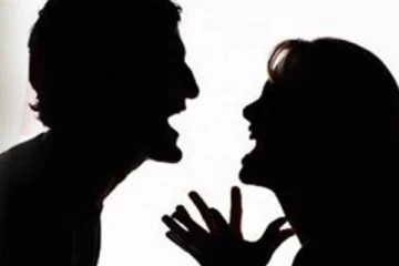 තරු ගහපු පොලිස් ලොක්කාගේ අනියම් බිරිඳ සැරයන් බිරිඳට සිදු කළ දේ..