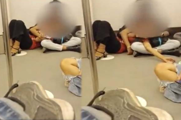 ரயிலில் முகம்சுழிக்க வைத்த காதல் ஜோடி - lovers kiss train