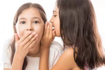 நடிகர் விக்ரம் கை வைக்காத நடிகைகளே கிடையாதா? உண்மையை உடைத்த பயில்வான்..