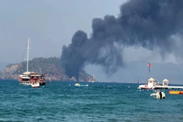 துருக்கி அருகே இரு சரக்குக் கப்பல்கள் மோதி விபத்து