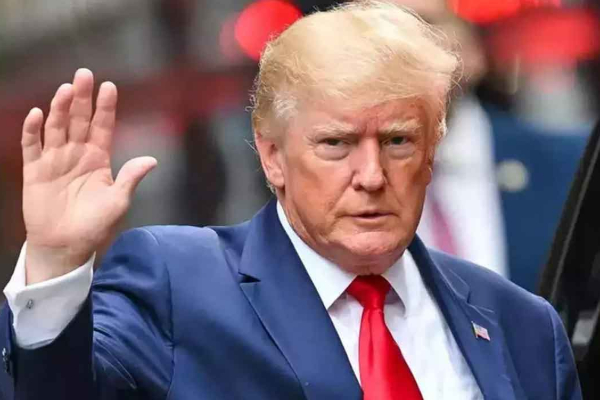 அமெரிக்க வங்கி மீது வழக்கு தொடர்ந்த ஜனாதிபதி ட்ரம்ப் ; 5 பில்லியன் டொலர் நஷ்ட ஈடு | Trump Files Lawsuit Against An American Bank