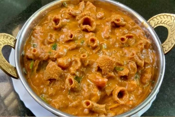 ஊரே மணக்கும் ஆட்டுக்கறி குடல் குழம்பு செய்வது எப்படி?