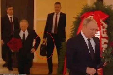 கையில் சிவப்பு ரோஜா...பையில் அணுஆயுதம்: அதிகரிக்கும் புடினின் உயிர் பயம்!