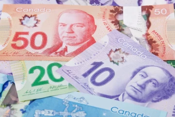 வழியில் கிடைத்த பணம்... கவரில் எழுதப்பட்டிருந்த வார்த்தைகள்: கனேடிய பெண் செய்த செயல்