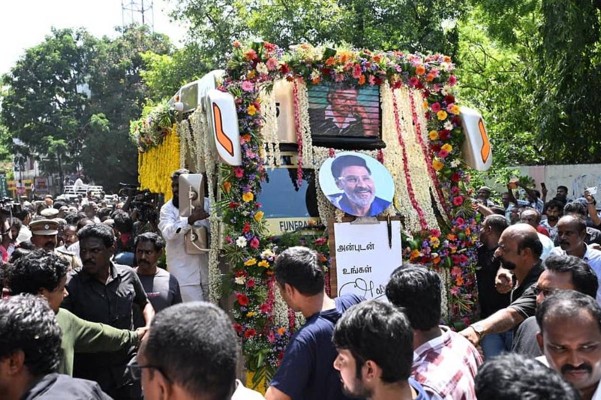 பாக்யராஜுக்கு அஞ்சலி செலுத்தும் இடம் சர்க்கஸ் போல் ஆகிவிட்டது - கொந்தளித்த ராதிகா | Radhika Slam Media For Bhagyaraj Funeral To Circus