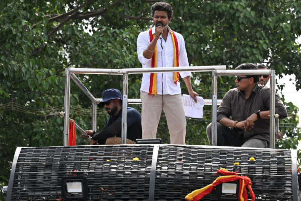 ஓட்டுப் பெட்டியையும் பனையூரில் வைக்க சொல்வாரா? விஜய் மீது சீமான் கடும் விமர்சனம் | Seeman Slams Vijay For Meet Karur Victims Chennai ஓட்டுப் பெட்டியையும் பனையூரில் வைக்க சொல்வாரா? விஜய் மீது சீமான் கடும் விமர்சனம் | Seeman Slams Vijay For Meet Karur Victims Chennai