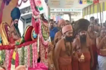 பட்டினப்பிரவேசத்தில் அரசியல் வேண்டாம்: தருமபுர ஆதீனம்