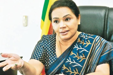 இந்திய திரையுலகில் கால்பதிக்கும் இலங்கை அரசியல்வாதி