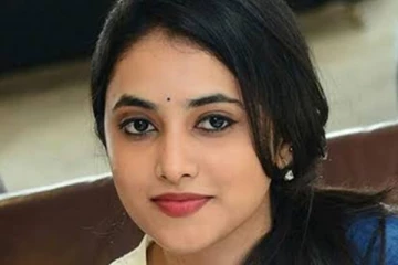 50 வயது நடிகருக்கு ஜோடியாக ப்ரியங்கா மோகன்..மார்கெட் ஆக என்னெல்லாம் பண்றாங்க