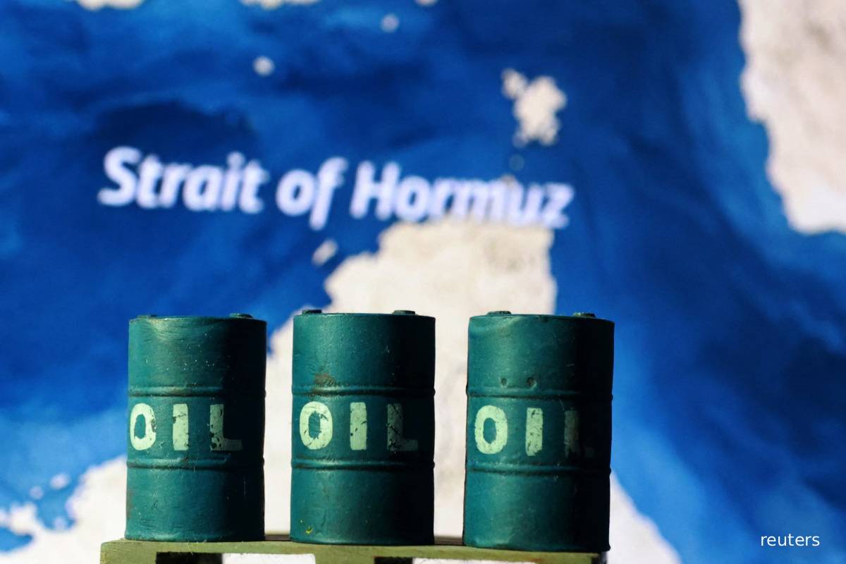 ஈரான் போரால் எரிபொருள் கட்டுப்பாட்டுக்கு தள்ளப்படும் ஐரோப்பா: எச்சரிக்கும் ஷெல் நிர்வாகி | Europe Could Face Fuel Rationing