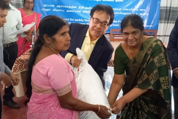 ஜப்பானிய அரசாங்கத்தின் நிதியுதவியுடன் யாழ் விவசாயிகளுக்கு இலவச உரம் (படங்கள்)