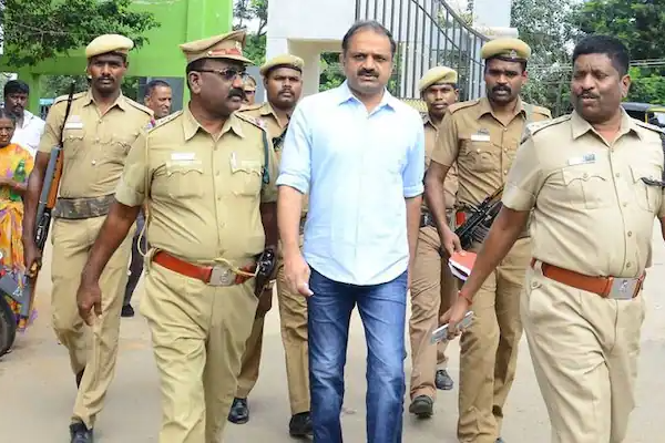 ராஜீவ் காந்தி படுகொலை சந்தேக நபர் பேரறிவாளன் தொடர்பில் நீதிமன்றின் உத்தரவு! - ஐபிசி தமிழ்