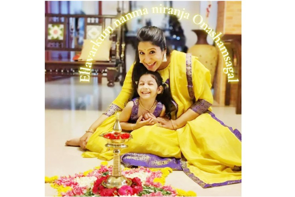 சூப்பர் சிங்கர் நிகழ்ச்சி நடுவர் சுவேதா மோகனின் மகளா இது? அப்பப்பா.... கொள்ளை கொள்ளும் அழகு | Entertainment