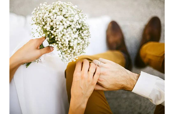 கணவர் வேண்டுமா? இல்லை தோழியா? திருமணத்தில் நிலைகுலைந்து நின்ற பெண்ணின் உருக்கம்! | Friend Furious At Bride Groom On Wedding Day