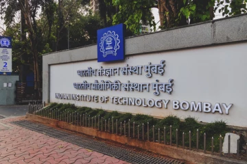 சைவ உணவிற்கு தனி.. எதிர்த்த மாணவர்களுக்கு ரூ.10,000 அபராதம் - ஐஐடி-ல் இப்படியொரு விதிமுறையா?