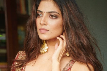 நடிகை மாளவிகா மூஞ்சுக்கு என்ன ஆச்சி.. பிளாஸ்டிக் சர்ஜரி செய்த பின் விளைவா?