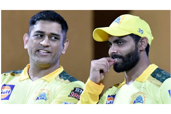 அணி நிர்வாகம் என்ன செய்தாலும் ஜடேஜா உதவி செய்வார்... - புகழ்ந்து தள்ளிய தோனி - தமிழ்நாடு