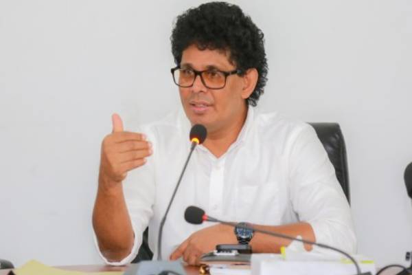 அநுர அரசை சாடிய நாமல் - தப்பியோடினாலும் தண்டனை நிச்சயம்! வசந்த சமரசிங்க பதிலடி | Namal Criticizes Anuradhapura Government