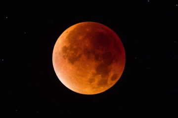 இரு வாரங்களில் 21 ஆம் நூற்றாண்டின் மிக நீண்ட சந்திரக் கிரகணம்