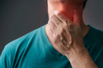 தொண்டை வலியால் அவஸ்தைப்படறீங்களா? இதோ சிறந்த உடனடி தீர்வு!