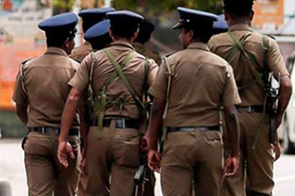 நுகேகொடை போராட்டக் களத்தில் தொங்கவிடப்பட்ட புல் கட்டுக்கள்! | Grass Bundles Hung At The Nugegoda Protest