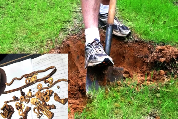 Karnataka Gadag gold discovery news, Gold found while digging house Gadag, Karnataka village gold treasure found, Gadag district gold ornaments unearthed, Karnataka gold found construction site, Gadag Karnataka gold in copper pot, Karnataka gold discovery latest news, Gadag gold ornaments 470 grams found, Karnataka house construction gold find, Deccan Herald Gadag gold discovery