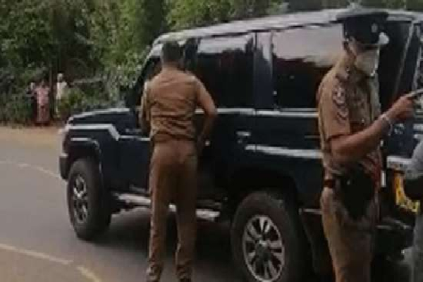 விசாரணைக்கு சென்ற பொலிஸார் மீது கைவைத்த தமிழ் பெண்களுக்கு நேர்ந்த கதி! | Tamil Women Who Were Handed Over To The Police