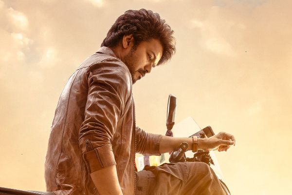 வாரிசு திரைப்பட ஷூட்டிங்கில் முக்கிய நடிகர்கள் எடுத்துக்கொண்ட போட்டோ ! யார் யார் உள்ளனர் பாருங்க