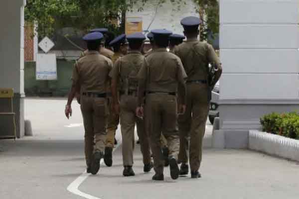 தனது மகளையே தவறான முறைக்குட்படுத்திய தந்தை.. அம்பாறையில் சம்பவம் | Father Arrested In Ampara Who Misbehaved தனது மகளையே தவறான முறைக்குட்படுத்திய தந்தை.. அம்பாறையில் சம்பவம் | Father Arrested In Ampara Who Misbehaved