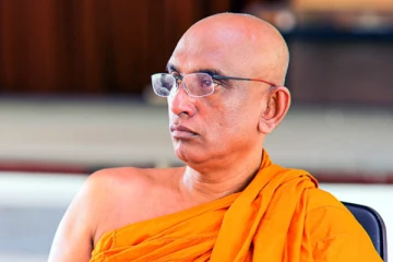 அதுரலியே ரதன தேரரை கைது செய்ய பிடியாணை