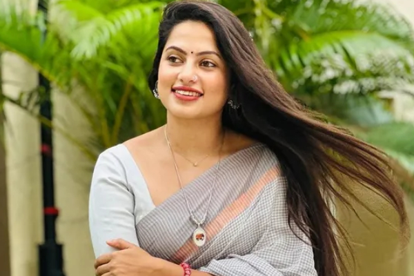 ராஷ்மிகா போல் நடனமாடி அசத்திய எதிர்நீச்சல் சீரியல் நடிகை.. வீடியோ இதோ | Ethirneechal Actress Madhumitha Dance Video