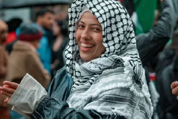 ஹமாஸ் தாக்குதல் குறித்து விமர்சித்த இளம்பெண் விவகாரம்: பிரித்தானியாவுக்கு பின்னடைவு