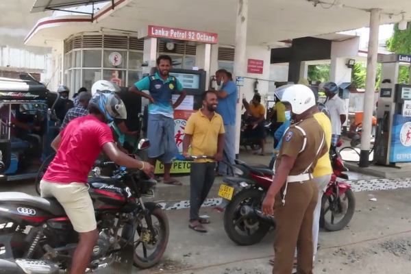 எரிபொருள் விலை தொடர்பில் சற்று முன்னர் வெளியான அறிவிப்பு | Fuel Prices Have Been Reduced எரிபொருள் விலை தொடர்பில் சற்று முன்னர் வெளியான அறிவிப்பு | Fuel Prices Have Been Reduced