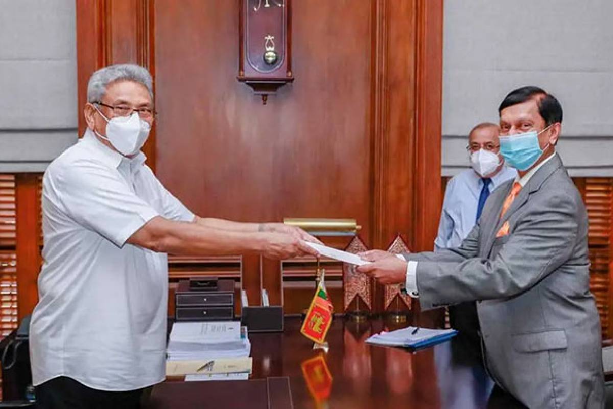 பசில் ராஜபக்ச நிரபராதி! தர்க்க ரீதியிலான காரணங்களை கூறுகிறார் அலி சப்ரி | Basil Rajapaksa Ali Sabry பசில் ராஜபக்ச நிரபராதி! தர்க்க ரீதியிலான காரணங்களை கூறுகிறார் அலி சப்ரி | Basil Rajapaksa Ali Sabry
