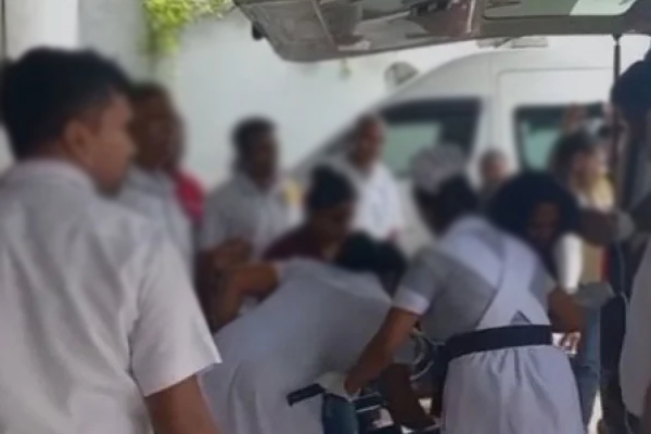 கொழும்பு பாடசாலையில் இடிந்து விழுந்த சுவர் : மூன்று மாணவர்கள் வைத்தியசாலையில்.... | Borella 3 Students Hospitalized Wall Collapses