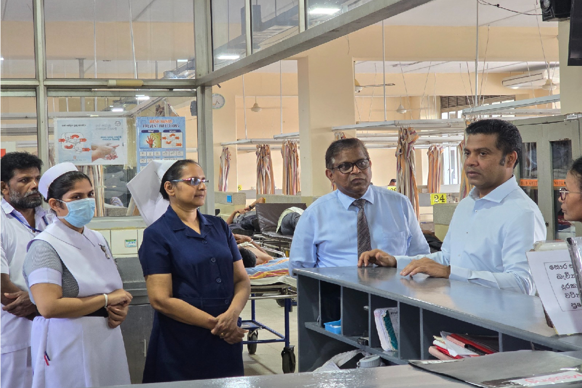 நீர்கொழும்பு சிறை கலவரம்; காயமடைந்தவர்களை காண சென்ற சுகாதார அமைச்சர் | Negombo Prison Riot Health Minister Visit Hospital நீர்கொழும்பு சிறை கலவரம்; காயமடைந்தவர்களை காண சென்ற சுகாதார அமைச்சர் | Negombo Prison Riot Health Minister Visit Hospital
