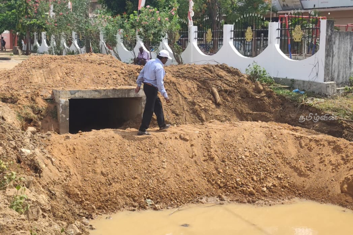 புதுக்குடியிருப்பு- பாண்டியன் வீதி பாலத்தை அமைக்கும் பணிகள் ஆரம்பம் | Construction Work On The Pandianveethi Bridge புதுக்குடியிருப்பு- பாண்டியன் வீதி பாலத்தை அமைக்கும் பணிகள் ஆரம்பம் | Construction Work On The Pandianveethi Bridge