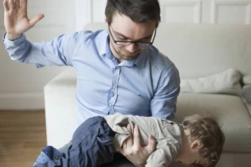 இன்றைய காலத்தில் குழந்தைகளிடம் பெற்றோர்கள் எப்படி நடந்துகொள்ளவேண்டும்?