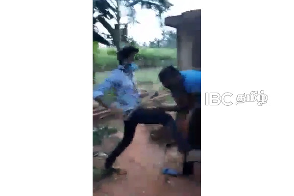 இவர்களை தெரியுமா..! யாழ் மக்களிடம் உதவி கோரும் காவல்துறை | Police Requested Public To Help Harassing People