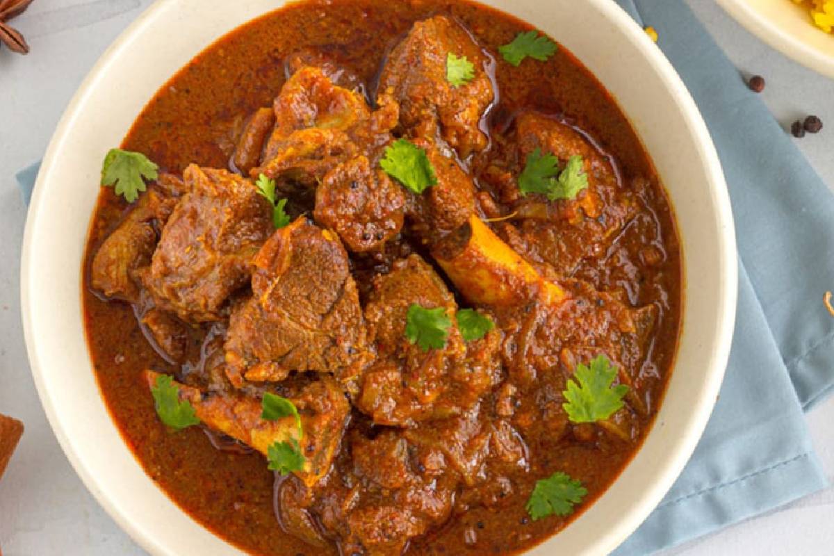 Kolhapuri Mutton Recipe: காரசாரமான கோலாப்பூரி மட்டன் குழம்பு செய்முறை | Tasty Kolhapuri Mutton Masala Recipe Kolhapuri Mutton Recipe: காரசாரமான கோலாப்பூரி மட்டன் குழம்பு செய்முறை | Tasty Kolhapuri Mutton Masala Recipe