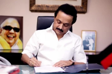 கொரோனா 3வது அலையை எதிர்கொள்ள 100 கோடி  ரூபாய்  ஒதுக்கீடு செய்து உத்தரவிட்டார் முதலமைச்சர் மு.க.ஸ்டாலின்