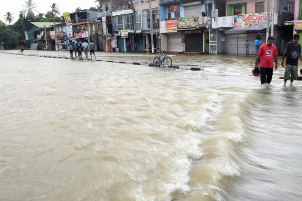 இலங்கையில் தவிக்கும் 10,000 பேர் | 10 000 People Suffering In Sri Lanka