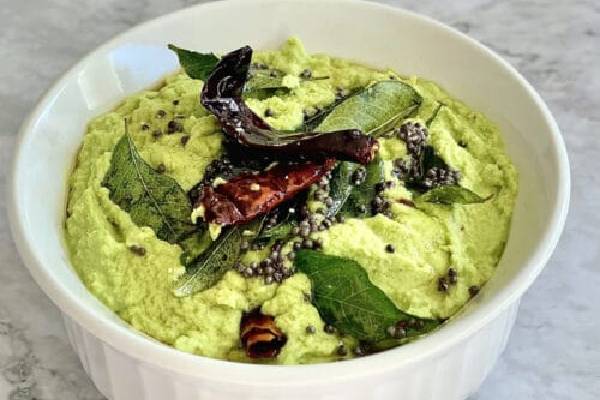 நாவூரும் சுவையில் கெட்டியான தேங்காய் சட்னி வேண்டுமா? | Coriander Coconut Chutney Recipe In Tamil