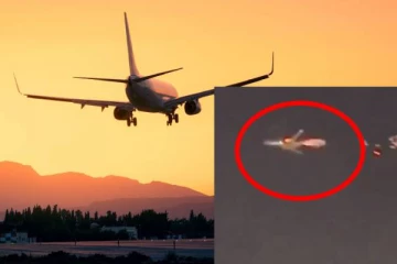 நடுவானில் தீ பிடித்து எரிந்தபடி பறந்துச் சென்ற விமானம்! வைரலாகும் காட்சி