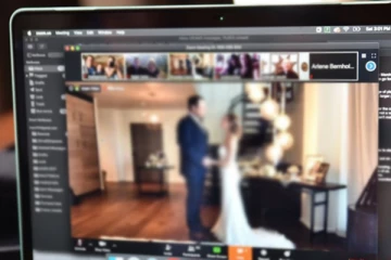 கொரோனாவால் தாமதமாகிக்கொண்டே சென்ற பிள்ளைகளின் திருமணம்... இந்திய பெற்றோர் எடுத்த முடிவு