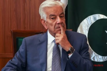 பாகிஸ்தானை மிகக் கேவலமாகப் பயன்படுத்திய வல்லரசு நாடு... பாதுகாப்பு அமைச்சரின் பேச்சால் வெடித்த சர்ச்சை