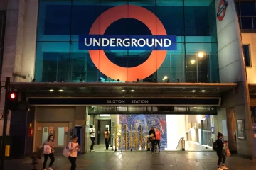 லண்டன் ரயில் நிலையத்தில் நேற்றிரவு நடந்த பயங்கரம்!